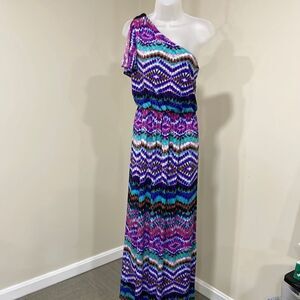 NWOT Signature London Style One Shoulder Dress.  Size S small 4/6